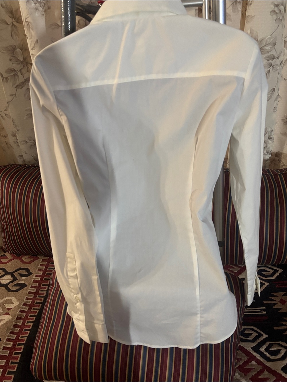 Burberry Classic White Women's Button-Down Shirt - Picture 4 of 5